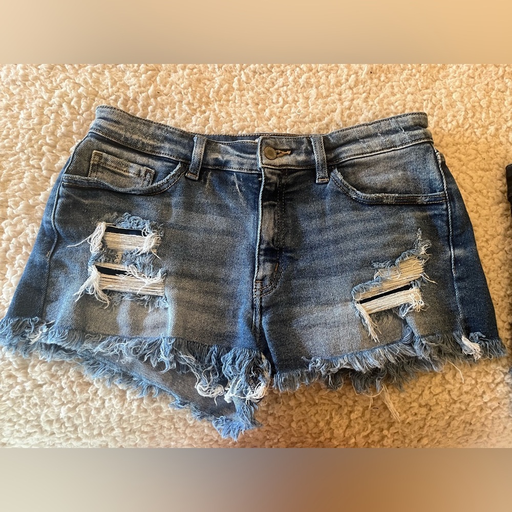 Kancan women’s mid-rise denim’s short size 29